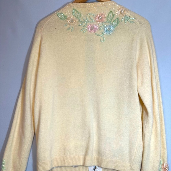 Vintage 1960’s Women’s Size L Angora Wool Beaded Floral Sweater Cardigan Lined - Picture 9 of 16